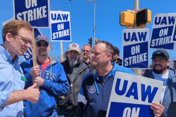 Tom talking to UAW union members striking